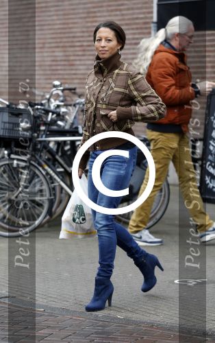 Amsterdam 11 december 2015
Maureen du toit doet boodschappen in amsterdam zuid.