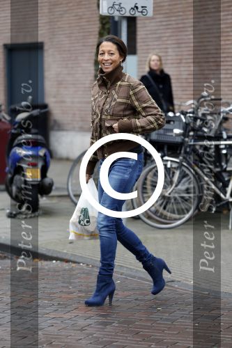 Amsterdam 11 december 2015
Maureen du toit doet boodschappen in amsterdam zuid.