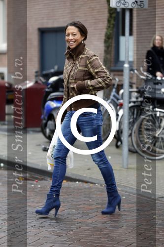 Amsterdam 11 december 2015
Maureen du toit doet boodschappen in amsterdam zuid.