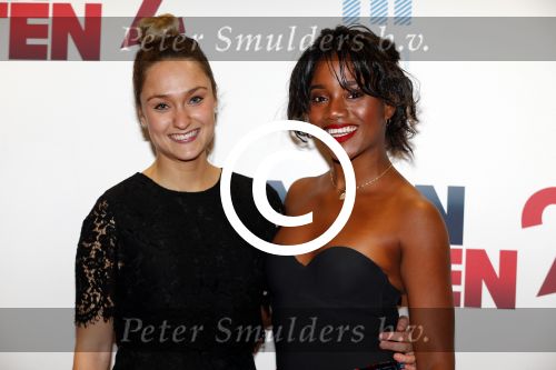 Amsterdam 14 december 2015
Premiere manneharten 2 in het nieuwe de la mar theater met als cast,
Barry Atsma Daan Schuurmans Jeroen Spitzenberger Fabian JansenMingus Dagelet Katja Herbers Hadewych Minis Jelka v Houten Liliana de Vries Maartje v d Wetering Barbara Sloesen Bo Maerten en Annick Boer. Melody Klaver met een vriendin
