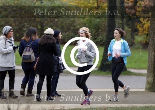 Amsterdam 7 december 2015
Mieke v d Weij hard aan het lopen in het vondelpark.
