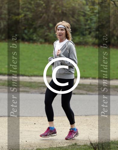 Amsterdam 7 december 2015
Mieke v d Weij hard aan het lopen in het vondelpark.
