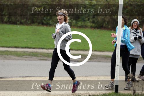Amsterdam 7 december 2015
Mieke v d Weij hard aan het lopen in het vondelpark.