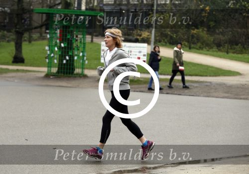 Amsterdam 7 december 2015
Mieke v d Weij hard aan het lopen in het vondelpark.