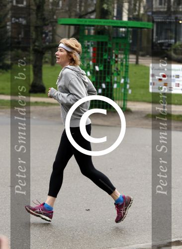 Amsterdam 7 december 2015
Mieke v d Weij hard aan het lopen in het vondelpark.