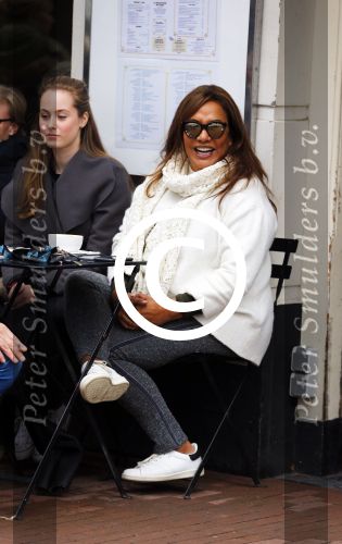 Amsterdam 9 januari 2016
Patty Brard op terras op de pc hooftstraat