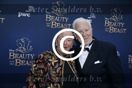 Scheveningen 13 december 2015
Premiere beauty and the beast met castleden oa Anouk Maas Freek Bartels Edwin Jonker Tony Neef Hugo Haenen en Loeki Knol.
Premiere vond plaats in het circustheater. Albert Verlinde is producent.
Paul v Gorcum met zijn vrouw Lenie