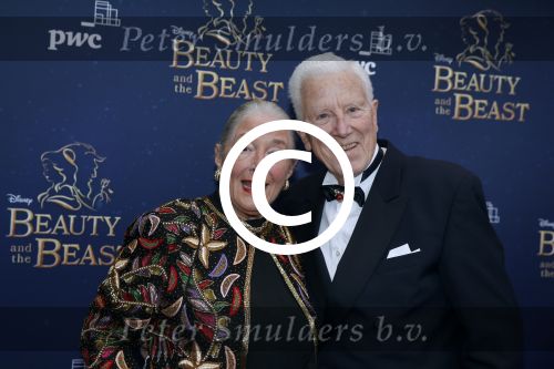 Scheveningen 13 december 2015
Premiere Beauty & the beast in het circustheater.
Paul v Gorcum met vrouw