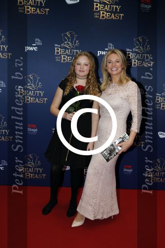 Scheveningen 13 december 2015
Premiere Beauty & the beast in het circustheater.
Pernille la Lau met dochter