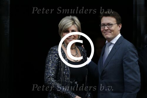 Amsterdam 2 december 2015
Koninklijke Familie bij uitreiking Prins Claus Prijs 2015 in het Koninklijk Paleis op de Dam. De Prins Claus Prijzen worden door het Prins Claus Fonds voor Cultuur en Ontwikkeling sinds 1997 jaarlijks toegekend aan kunstenaars, denkers en culturele organisaties. Aanwezig Koning Willem Alexander koningin Maxima Prins Constantijn Prinses Beatrix Prinses Laurentien en Prinses Mabel