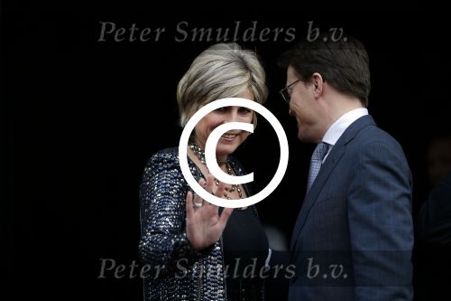 Amsterdam 2 december 2015
Koninklijke Familie bij uitreiking Prins Claus Prijs 2015 in het Koninklijk Paleis op de Dam. De Prins Claus Prijzen worden door het Prins Claus Fonds voor Cultuur en Ontwikkeling sinds 1997 jaarlijks toegekend aan kunstenaars, denkers en culturele organisaties. Aanwezig Koning Willem Alexander koningin Maxima Prins Constantijn Prinses Beatrix Prinses Laurentien en Prinses Mabel