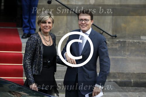 Amsterdam 2 december 2015
Koninklijke Familie bij uitreiking Prins Claus Prijs 2015 in het Koninklijk Paleis op de Dam. De Prins Claus Prijzen worden door het Prins Claus Fonds voor Cultuur en Ontwikkeling sinds 1997 jaarlijks toegekend aan kunstenaars, denkers en culturele organisaties. Aanwezig Koning Willem Alexander koningin Maxima Prins Constantijn Prinses Beatrix Prinses Laurentien en Prinses Mabel