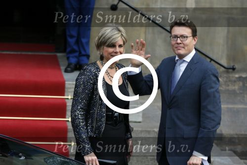 Amsterdam 2 december 2015
Koninklijke Familie bij uitreiking Prins Claus Prijs 2015 in het Koninklijk Paleis op de Dam. De Prins Claus Prijzen worden door het Prins Claus Fonds voor Cultuur en Ontwikkeling sinds 1997 jaarlijks toegekend aan kunstenaars, denkers en culturele organisaties. Aanwezig Koning Willem Alexander koningin Maxima Prins Constantijn Prinses Beatrix Prinses Laurentien en Prinses Mabel