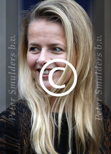 Amsterdam 2 december 2015
Koninklijke Familie bij uitreiking Prins Claus Prijs 2015 in het Koninklijk Paleis op de Dam. De Prins Claus Prijzen worden door het Prins Claus Fonds voor Cultuur en Ontwikkeling sinds 1997 jaarlijks toegekend aan kunstenaars, denkers en culturele organisaties. Aanwezig Koning Willem Alexander koningin Maxima Prins Constantijn Prinses Beatrix Prinses Laurentien en Prinses Mabel