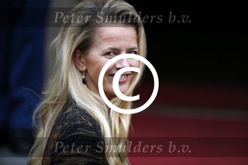 Amsterdam 2 december 2015
Koninklijke Familie bij uitreiking Prins Claus Prijs 2015 in het Koninklijk Paleis op de Dam. De Prins Claus Prijzen worden door het Prins Claus Fonds voor Cultuur en Ontwikkeling sinds 1997 jaarlijks toegekend aan kunstenaars, denkers en culturele organisaties. Aanwezig Koning Willem Alexander koningin Maxima Prins Constantijn Prinses Beatrix Prinses Laurentien en Prinses Mabel
