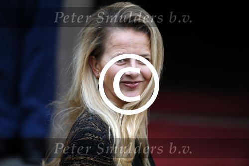 Amsterdam 2 december 2015
Koninklijke Familie bij uitreiking Prins Claus Prijs 2015 in het Koninklijk Paleis op de Dam. De Prins Claus Prijzen worden door het Prins Claus Fonds voor Cultuur en Ontwikkeling sinds 1997 jaarlijks toegekend aan kunstenaars, denkers en culturele organisaties. Aanwezig Koning Willem Alexander koningin Maxima Prins Constantijn Prinses Beatrix Prinses Laurentien en Prinses Mabel