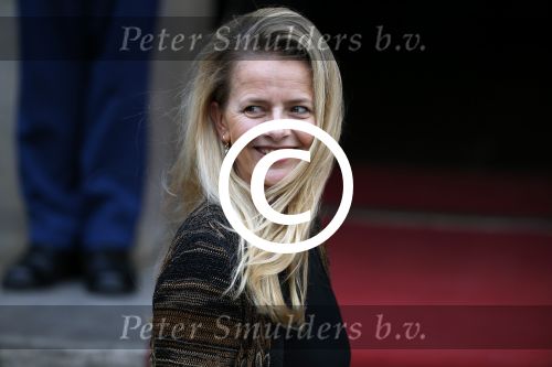 Amsterdam 2 december 2015
Koninklijke Familie bij uitreiking Prins Claus Prijs 2015 in het Koninklijk Paleis op de Dam. De Prins Claus Prijzen worden door het Prins Claus Fonds voor Cultuur en Ontwikkeling sinds 1997 jaarlijks toegekend aan kunstenaars, denkers en culturele organisaties. Aanwezig Koning Willem Alexander koningin Maxima Prins Constantijn Prinses Beatrix Prinses Laurentien en Prinses Mabel