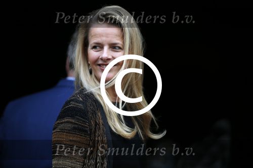 Amsterdam 2 december 2015
Koninklijke Familie bij uitreiking Prins Claus Prijs 2015 in het Koninklijk Paleis op de Dam. De Prins Claus Prijzen worden door het Prins Claus Fonds voor Cultuur en Ontwikkeling sinds 1997 jaarlijks toegekend aan kunstenaars, denkers en culturele organisaties. Aanwezig Koning Willem Alexander koningin Maxima Prins Constantijn Prinses Beatrix Prinses Laurentien en Prinses Mabel