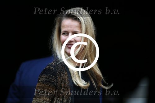 Amsterdam 2 december 2015
Koninklijke Familie bij uitreiking Prins Claus Prijs 2015 in het Koninklijk Paleis op de Dam. De Prins Claus Prijzen worden door het Prins Claus Fonds voor Cultuur en Ontwikkeling sinds 1997 jaarlijks toegekend aan kunstenaars, denkers en culturele organisaties. Aanwezig Koning Willem Alexander koningin Maxima Prins Constantijn Prinses Beatrix Prinses Laurentien en Prinses Mabel