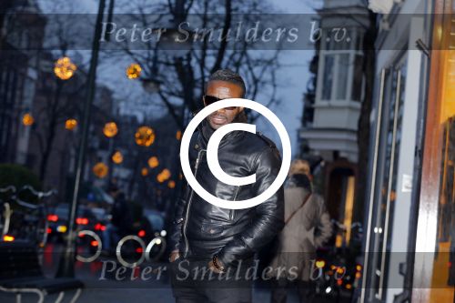 Amsterdam 4 januari 2016
Regilio Tuur ontmoet Ruud Gullit en Dirk Zeelenberg op de cornelis schuytstraat.