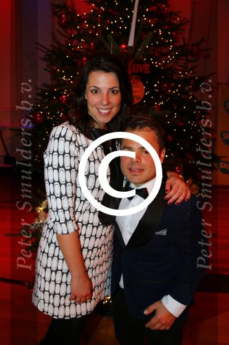 Hilversum 7 december 2015
Event Sky radio met kerstboom. De olgende bn ers doe mee.
 Xander de BuisonjÃ© & Sharon Doorson (dance4life), Barry Atsma (Diabetes Fonds) & Do (Stichting DON), Mari van de Ven & Dyanne Beekman (Hartstichting), Beau Schneider & Ruud Feltkamp (KWF Kankerbestrijding), Roel van Velzen & Roos MoggrÃ© (MasterPeace), Anouk Smulders & ManuÃ«la Kemp (Ruby and Rose), Ellen ten Damme & Henk Schiffmacher (Stichting Vluchteling), Bartho Braat & Lone van Roosendaal (Trombosestichting) en Danny de Munk & Vivian Reijs (Voedselbanken Nederland).
Vakjury
De vakjury bestaat dit jaar uit voorzitter Nance Coolen (presentatrice en winnares van CTFC 2014), Fred van Leer (kledingstylist en presentator) en Pascal Koeleman (ondernemer en jurylid van SBS 6\' Hollands Beste Bloemstylis