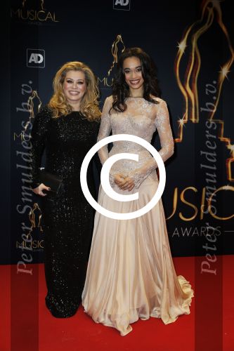 Utrecht 6 januari 2016
Uitreiking musical awards in het beatrixtheater.
Romy Monteiro met moeder Antje Monteiro