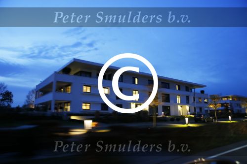 Naarden Naardermeer 3 december 2015
Appartementen complex dat Jan des Bouvrie heeft getekend en waar Ronald Koeman een appartement heeft gekocht.