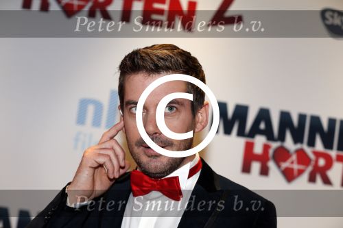 Amsterdam 14 december 2015
Premiere manneharten 2 in het nieuwe de la mar theater met als cast,
Barry Atsma Daan Schuurmans Jeroen Spitzenberger Fabian JansenMingus Dagelet Katja Herbers Hadewych Minis Jelka v Houten Liliana de Vries Maartje v d Wetering Barbara Sloesen Bo Maerten en Annick Boer. Ruben Nicolai met manager