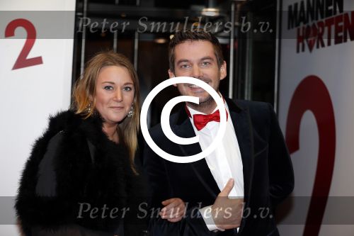 Amsterdam 14 december 2015
Premiere manneharten 2 in het nieuwe de la mar theater met als cast,
Barry Atsma Daan Schuurmans Jeroen Spitzenberger Fabian JansenMingus Dagelet Katja Herbers Hadewych Minis Jelka v Houten Liliana de Vries Maartje v d Wetering Barbara Sloesen Bo Maerten en Annick Boer. Ruben Nicolai met manager