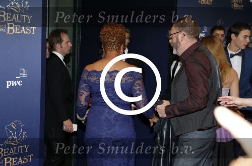 Scheveningen 13 december 2015
Premiere Beauty & the beast in het circustheater.
Ruth Jacott met ...