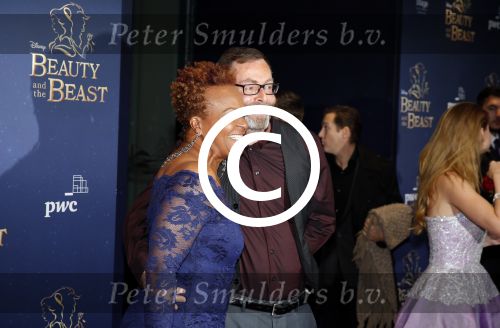 Scheveningen 13 december 2015
Premiere Beauty & the beast in het circustheater.
Ruth Jacott met ...