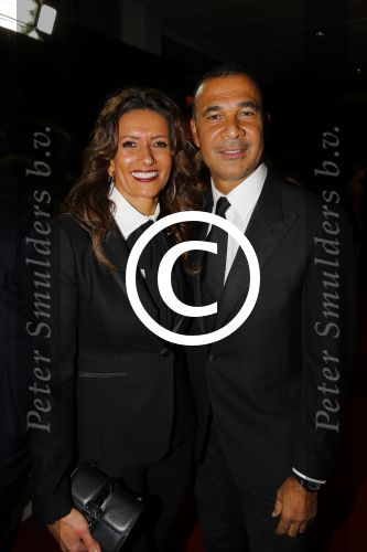 Amsterdam 15 december 2015
Sportgala/ sportverkiezing sportman en sportvrouw van het jaar in de Rai. Ruud Gullit met vriendin Karin