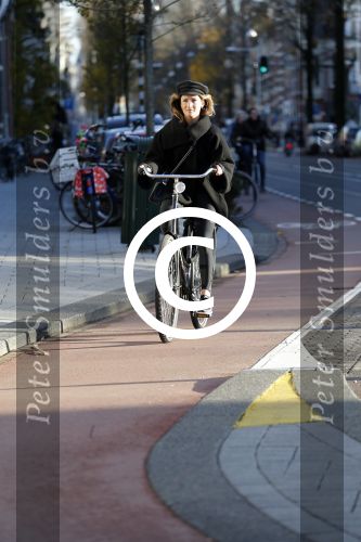 Amsterdam 9 december 2015
Saar Koningsbergen op de fiets.
