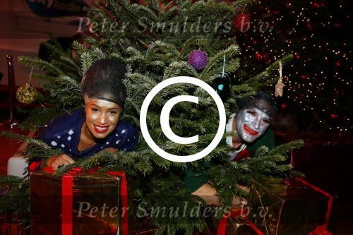 Hilversum 7 december 2015
Event Sky radio met kerstboom. De olgende bn ers doe mee.
 Xander de BuisonjÃ© & Sharon Doorson (dance4life), Barry Atsma (Diabetes Fonds) & Do (Stichting DON), Mari van de Ven & Dyanne Beekman (Hartstichting), Beau Schneider & Ruud Feltkamp (KWF Kankerbestrijding), Roel van Velzen & Roos MoggrÃ© (MasterPeace), Anouk Smulders & ManuÃ«la Kemp (Ruby and Rose), Ellen ten Damme & Henk Schiffmacher (Stichting Vluchteling), Bartho Braat & Lone van Roosendaal (Trombosestichting) en Danny de Munk & Vivian Reijs (Voedselbanken Nederland).
Vakjury
De vakjury bestaat dit jaar uit voorzitter Nance Coolen (presentatrice en winnares van CTFC 2014), Fred van Leer (kledingstylist en presentator) en Pascal Koeleman (ondernemer en jurylid van SBS 6\' Hollands Beste Bloemstylis