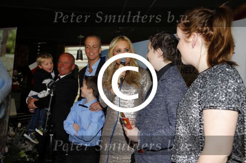 Hoorn 15 december 2015
Boek presentatie Sonja Bakker . Al har kinderen en man Jan Reus zijn aanwezig.