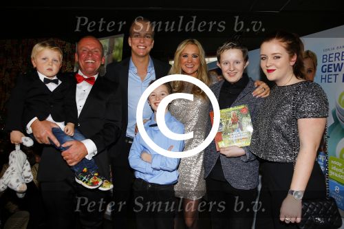 Hoorn 15 december 2015
Boek presentatie Sonja Bakker . Al har kinderen en man Jan Reus zijn aanwezig.