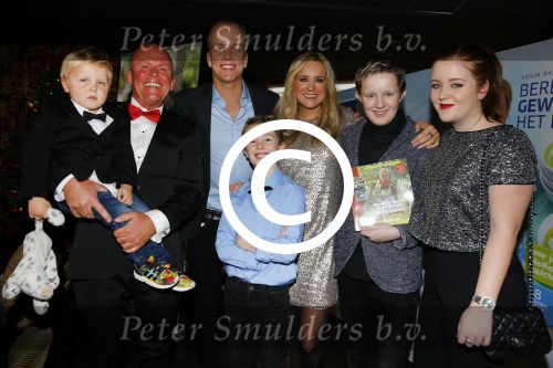 Hoorn 15 december 2015
Boek presentatie Sonja Bakker . Al har kinderen en man Jan Reus zijn aanwezig.