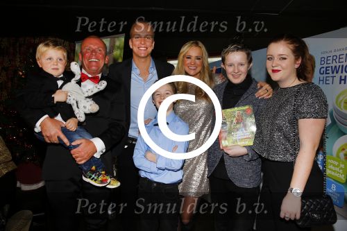 Hoorn 15 december 2015
Boek presentatie Sonja Bakker . Al har kinderen en man Jan Reus zijn aanwezig.