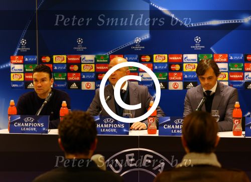 Eindhoven, 8 December 2015
laatste poulewedstrijd PSV-CSKA Moskou, eidnsatnd 2-1
PSV door naar de 1/8 finale
Thijs Slegers en Phillip Cocu