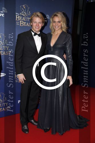 Scheveningen 13 december 2015
Premiere Beauty & the beast in het circustheater.
Thomas Berge met vriendin Myrthe Milius