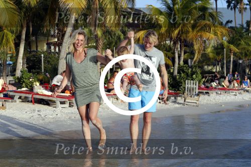 Curacao 31 december 2015
Thomas Berge met Myrthe Milius en hun zoon Jack op Curacao.