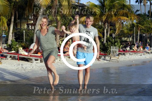 Curacao 31 december 2015
Thomas Berge met Myrthe Milius en hun zoon Jack op Curacao.