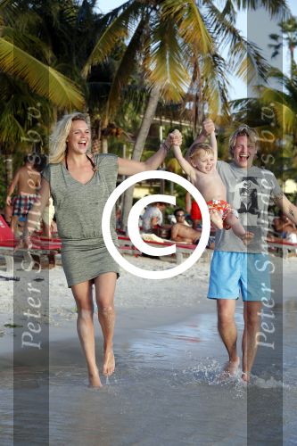 Curacao 31 december 2015
Thomas Berge met Myrthe Milius en hun zoon Jack op Curacao.