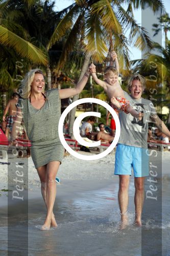 Curacao 31 december 2015
Thomas Berge met Myrthe Milius en hun zoon Jack op Curacao.