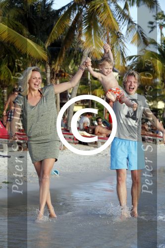 Curacao 31 december 2015
Thomas Berge met Myrthe Milius en hun zoon Jack op Curacao.