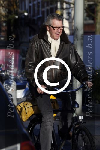 Amsterdam 9 december 2015 
Ursul de Geer op de fiets in amsterdam zuid