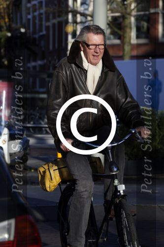Amsterdam 9 december 2015 
Ursul de Geer op de fiets in amsterdam zuid