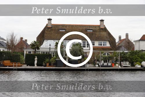 Aalsmeer 2 december 2015
Gerard Joling zou het huis van zijn manager Wino Omtzgt hebben gekocht.