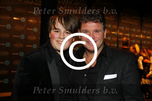 Amsterdam 15 december 2015
Premiere Star wars in het amsterdam theater.
Wolter Kroes met zoon