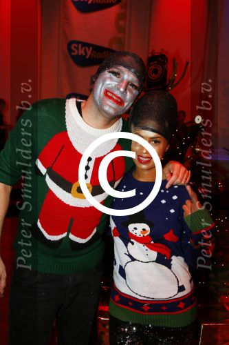 Hilversum 7 december 2015
Event Sky radio met kerstboom. De olgende bn ers doe mee.
 Xander de BuisonjÃ© & Sharon Doorson (dance4life), Barry Atsma (Diabetes Fonds) & Do (Stichting DON), Mari van de Ven & Dyanne Beekman (Hartstichting), Beau Schneider & Ruud Feltkamp (KWF Kankerbestrijding), Roel van Velzen & Roos MoggrÃ© (MasterPeace), Anouk Smulders & ManuÃ«la Kemp (Ruby and Rose), Ellen ten Damme & Henk Schiffmacher (Stichting Vluchteling), Bartho Braat & Lone van Roosendaal (Trombosestichting) en Danny de Munk & Vivian Reijs (Voedselbanken Nederland).
Vakjury
De vakjury bestaat dit jaar uit voorzitter Nance Coolen (presentatrice en winnares van CTFC 2014), Fred van Leer (kledingstylist en presentator) en Pascal Koeleman (ondernemer en jurylid van SBS 6\' Hollands Beste Bloemstylis